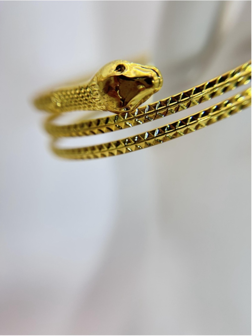 Bracelet Gold Tone Snake Wrap Bangle Textured Hook Womens Fashion Jewelry - Picture 3 of 4